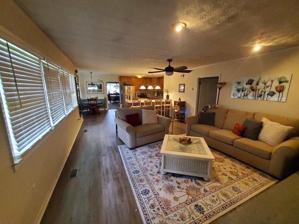 277 Lincoln Ave