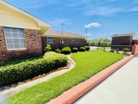 Tiny photo for 304 Redwood Road, Fitzgerald, GA 31750 (MLS # 143054)