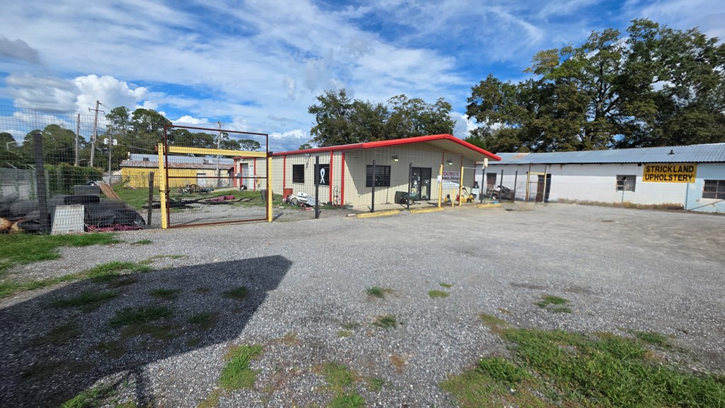302 E Lemon Street