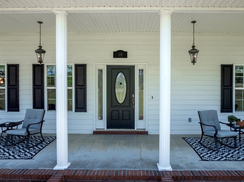 48 Thomas Dr