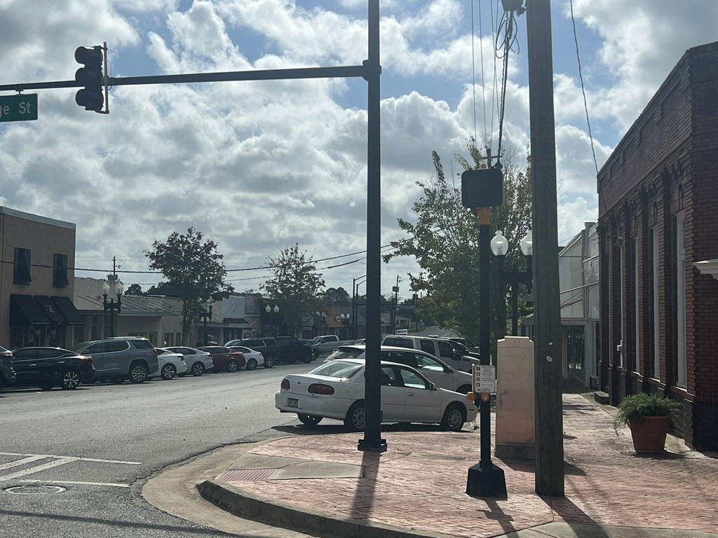 124 E College Ave