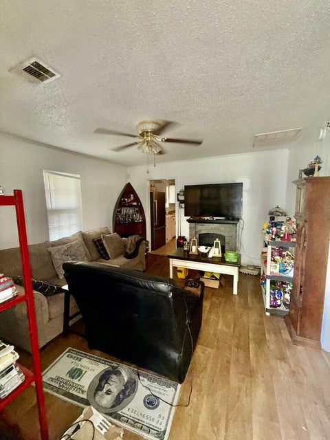 Tiny photo for 306 S Monitor Dr, Fitzgerald, GA 31750 (MLS # 143009)