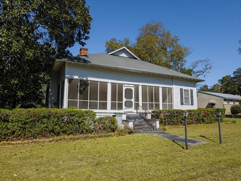 203 E Pinson St Sylvester GA 31791