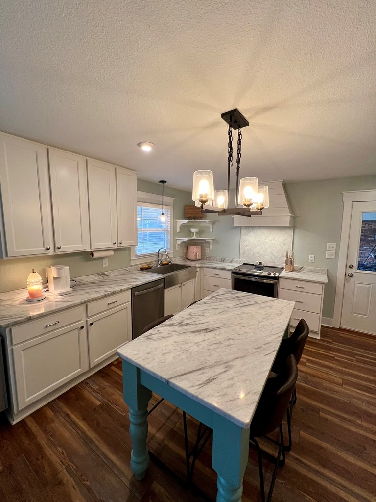 1211 W Roanoke Drive Ext