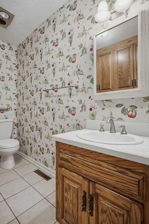 Tiny photo for 315 E College Avenue, Ashburn, GA 31714 (MLS # 142719)