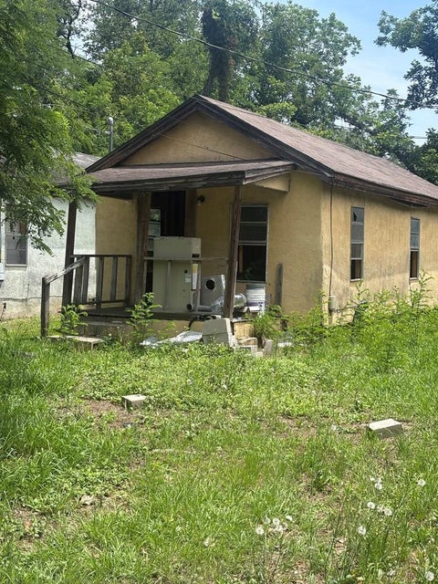 Tiny photo for 821 S Oak Street, Valdosta, GA 31601 (MLS # 142736)