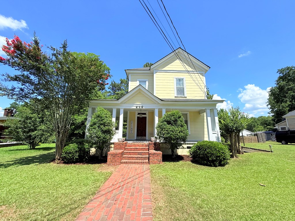 626 Grand St