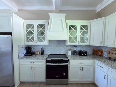 Tiny photo for 215 E Eighth Street, Adel, GA 31620 (MLS # 142839)