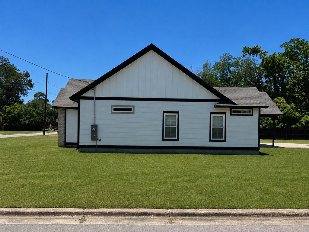 215 E Eighth Street