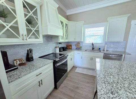 Tiny photo for 215 E Eighth Street, Adel, GA 31620 (MLS # 142839)