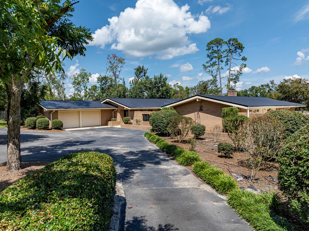 1010 Golf Club Rd