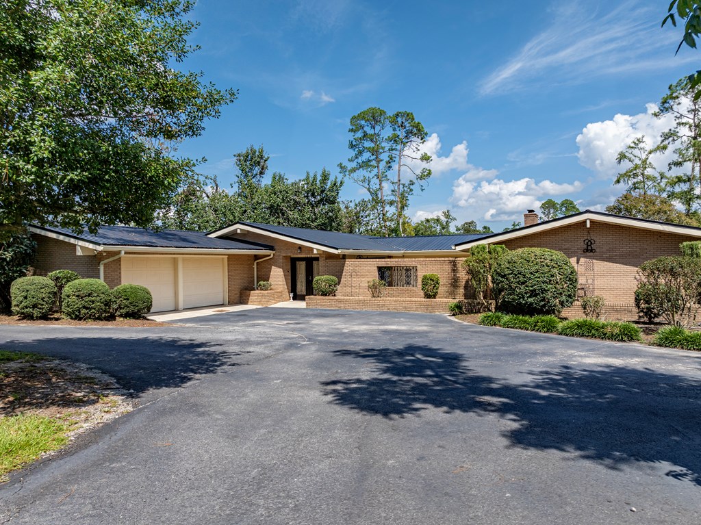 1010 Golf Club Rd