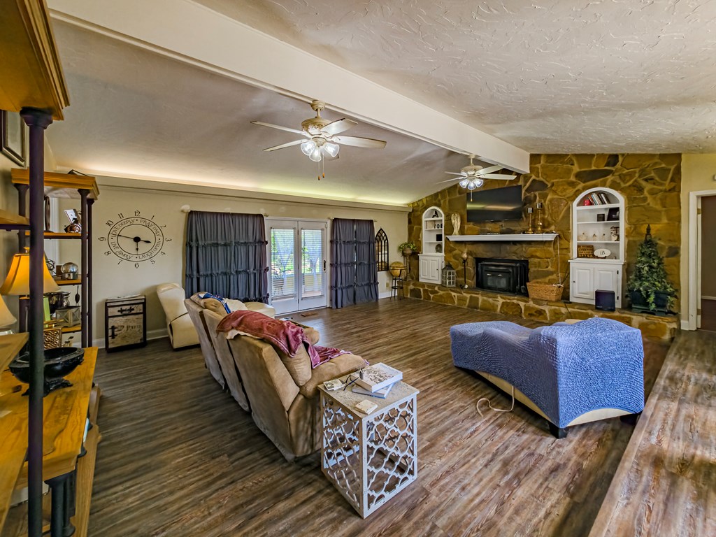 1010 Golf Club Rd