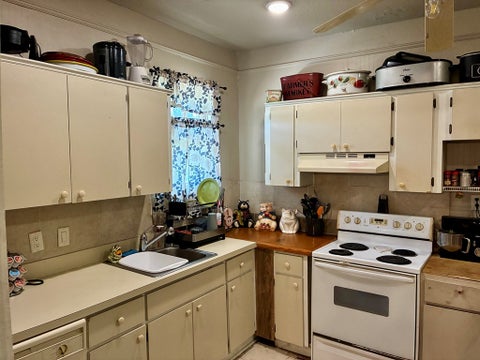 Tiny photo for 103 Tomberlin Ct, Fitzgerald, GA 31750 (MLS # 142754)