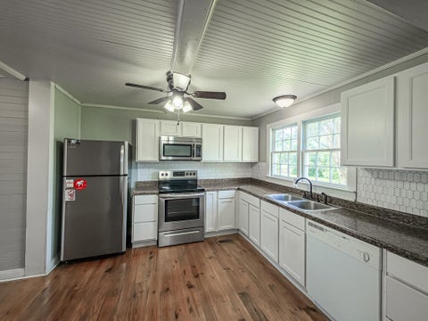 Tiny photo for 611 Park Ave N AVE, Tifton, GA 31794 (MLS # 142922)