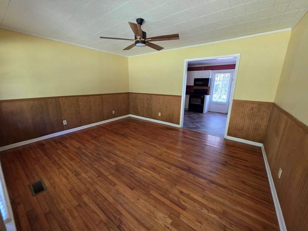 160 Lakeview Drive