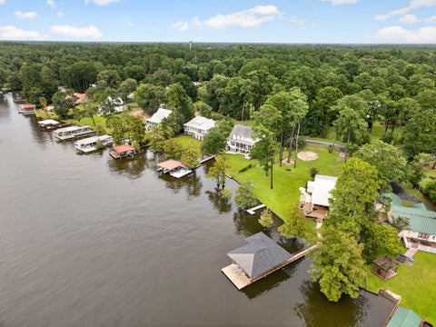Tiny photo for 800 Lakeshore Dr, Cordele, GA 31015 (MLS # 142987)