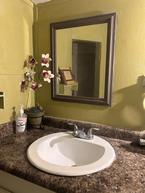 Tiny photo for 199 Jefferson St, Fitzgerald, GA 31750 (MLS # 143035)