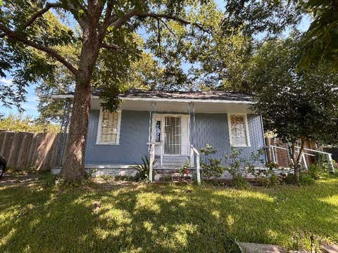 Photo of 199 Jefferson St, Fitzgerald, GA 31750 (MLS # 143035)