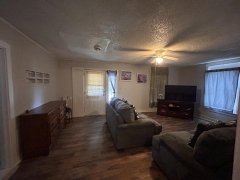 Tiny photo for 199 Jefferson St, Fitzgerald, GA 31750 (MLS # 143035)
