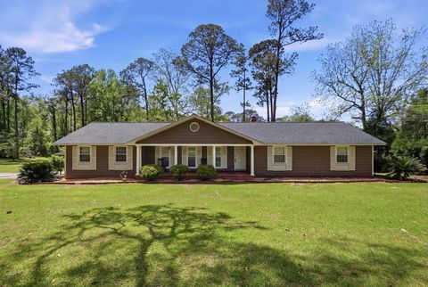 Photo of 822 S Main Street, Sylvester, GA 31791 (MLS # 142516)