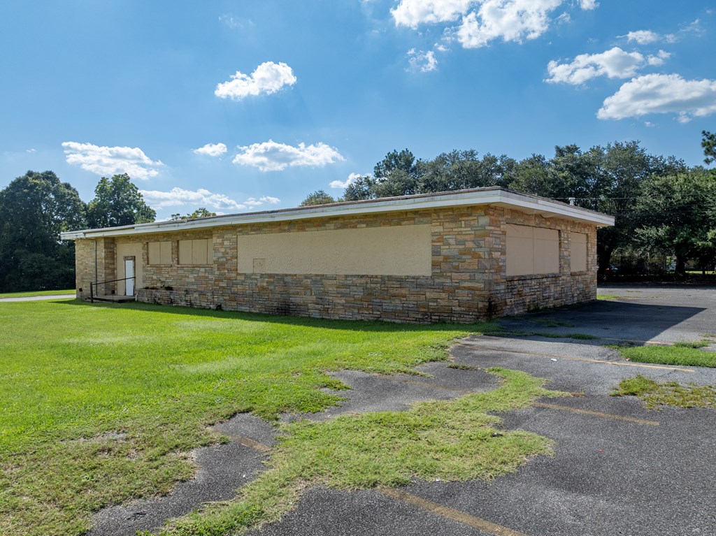 410 N Victory Drive