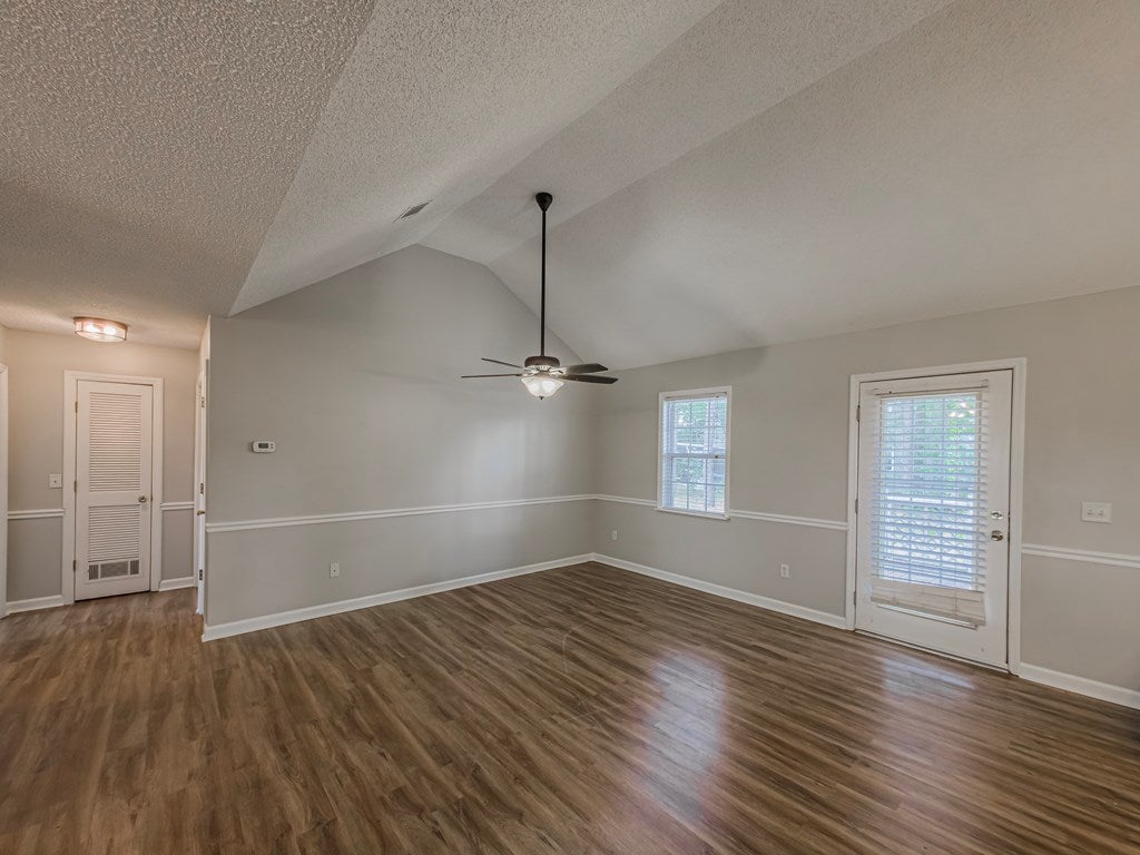 1413 Deer Run