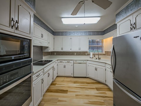 Tiny photo for 701 Quincey Batten Loop, Douglas, GA 31533 (MLS # 143082)
