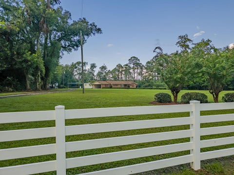 Tiny photo for 701 Quincey Batten Loop, Douglas, GA 31533 (MLS # 143082)