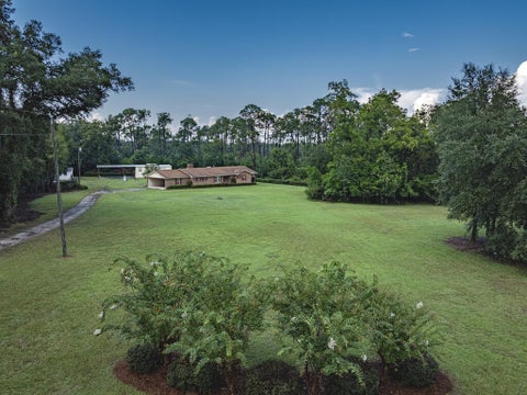 Tiny photo for 701 Quincey Batten Loop, Douglas, GA 31533 (MLS # 143082)