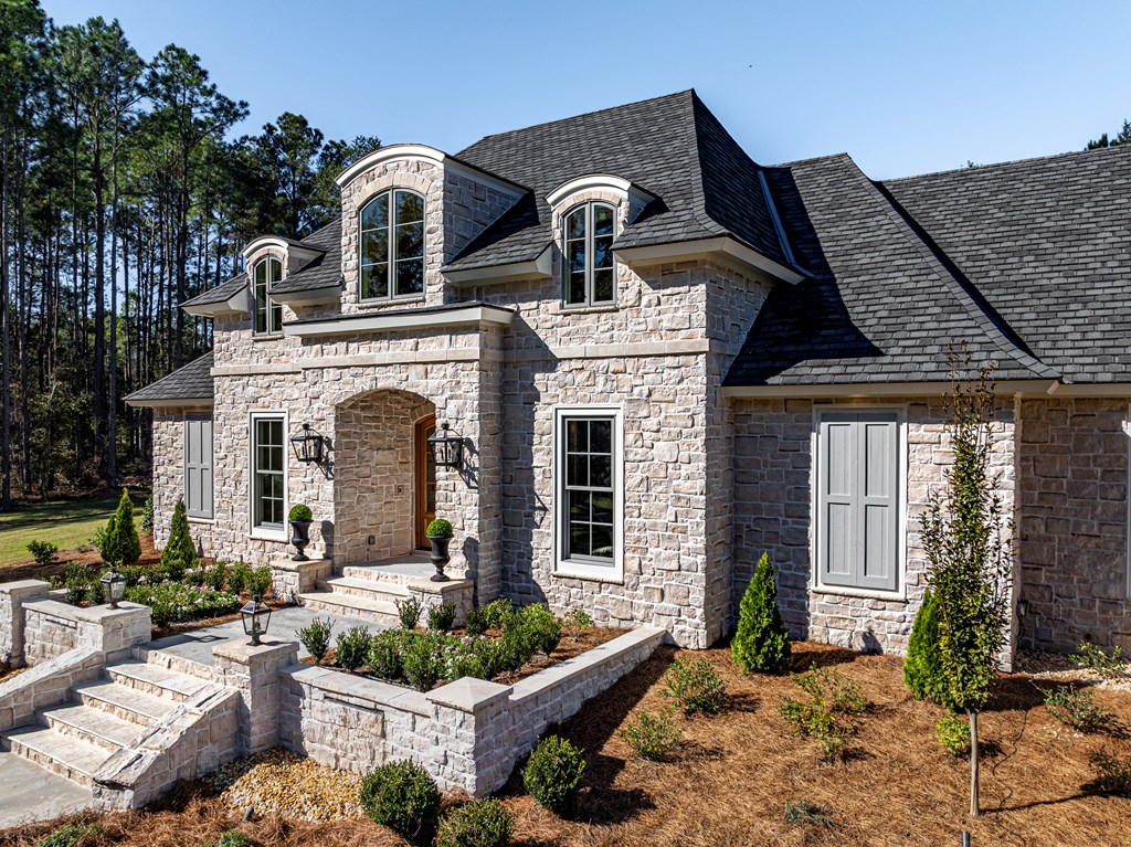 135 NE Long Pine Rd