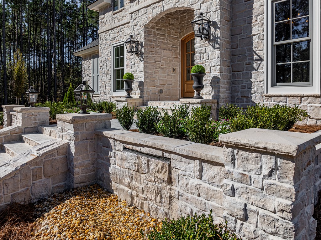 135 NE Long Pine Rd