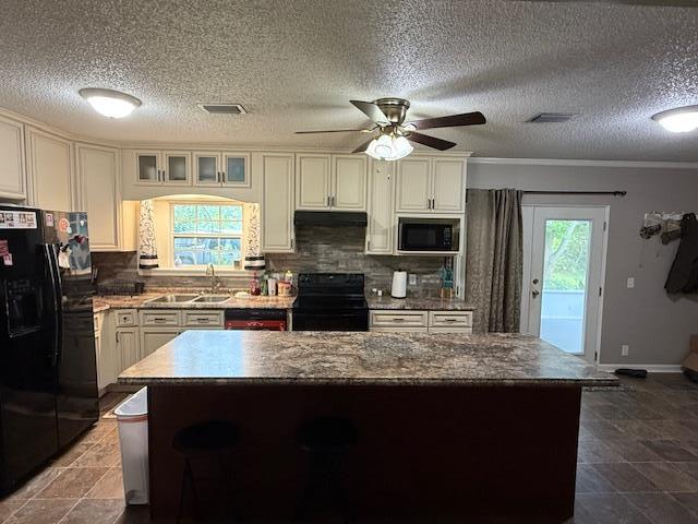 194 Lower Brookfield RD