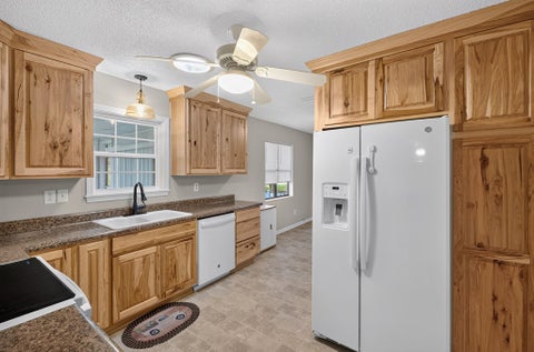 Tiny photo for 117 Burnside Rd, Fitzgerald, GA 31750 (MLS # 142914)