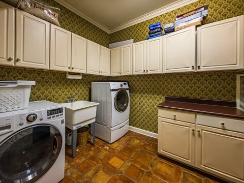 Tiny photo for 1411 N College Ave, Tifton, GA 31794 (MLS # 142484)