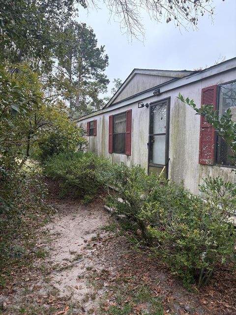 Photo of 256 Tennie Acres Dr, Nashville, GA 31639 (MLS # 138983) Photo of 256 Tennie Acres Dr, Nashville, GA 31639 (MLS # 138983)