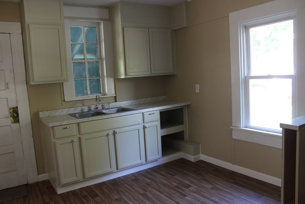 311 W 11th Street