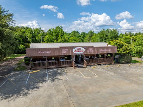 Tiny photo for 293 W Benjamin H Hill Drive, Fitzgerald, GA 31750 (MLS # 138637)