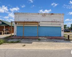 Photo of 305 Railroad ST, Broxton, GA 31519 (MLS # 143130)