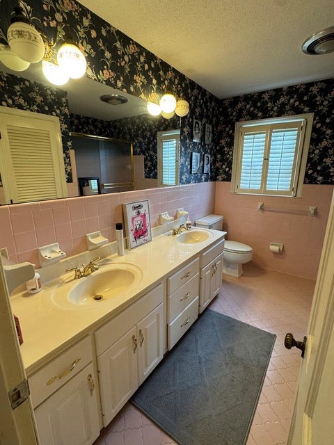 Tiny photo for 240 Whittle Circle, Ashburn, GA 31714 (MLS # 143158)