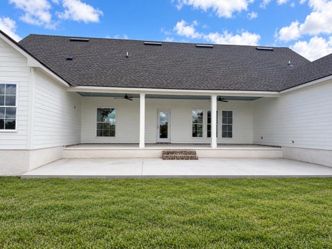 Tiny photo for 10 Edgewater Ct, Tifton, GA 31793 (MLS # 143090)