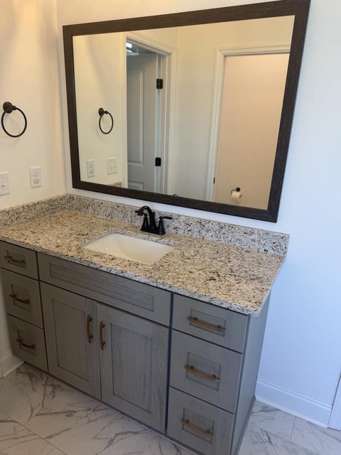 Tiny photo for 26 Water's Edge Way, Tifton, GA 31793 (MLS # 143208)
