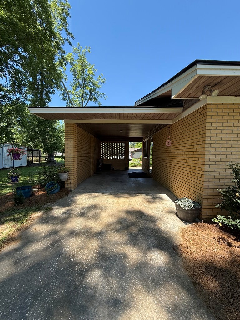 119 Grace Ave