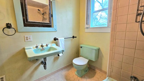 Tiny photo for 810 S Lee Street, Fitzgerald, GA 31750 (MLS # 141370)