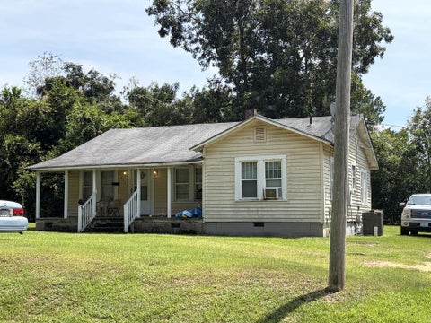 Tiny photo for 411 W End Ave, Ashburn, GA 31714 (MLS # 143132)