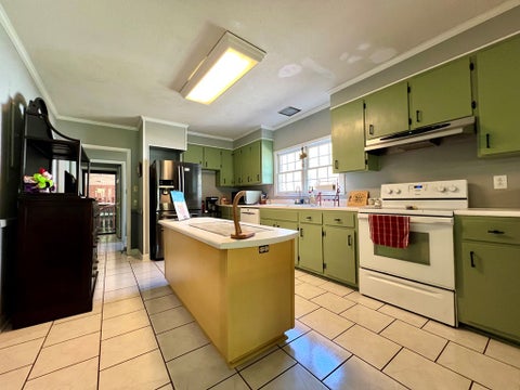 Tiny photo for 509 S Main Street, Fitzgerald, GA 31750 (MLS # 143223)