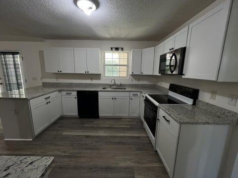 Tiny photo for 4108 Plaza Drive, Tifton, GA 31794 (MLS # 143112)