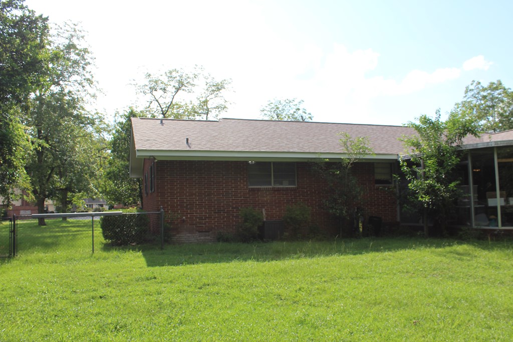 2609 N Emmett Drive