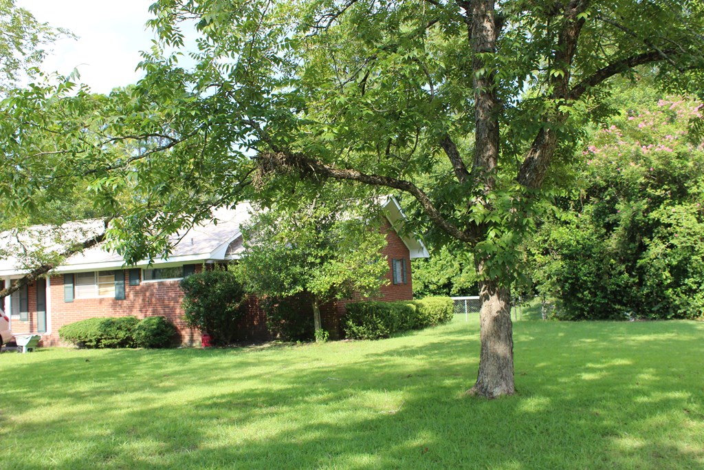 2609 N Emmett Drive