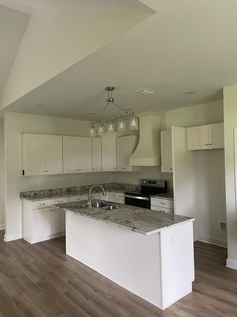 Tiny photo for 83 W Gray Ave, Lenox, GA 31637 (MLS # 143070)